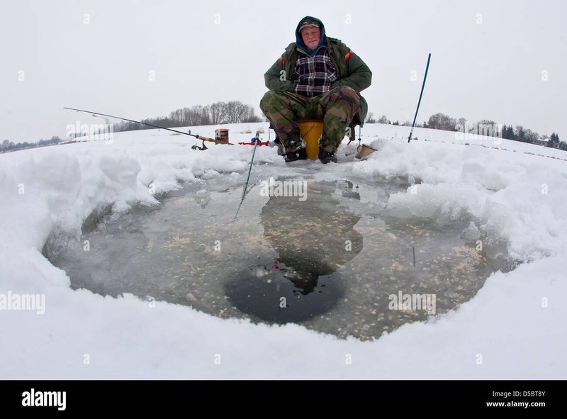 Germany - ice fishing game online